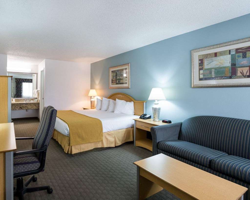 Quality Inn Clute Freeport Room photo